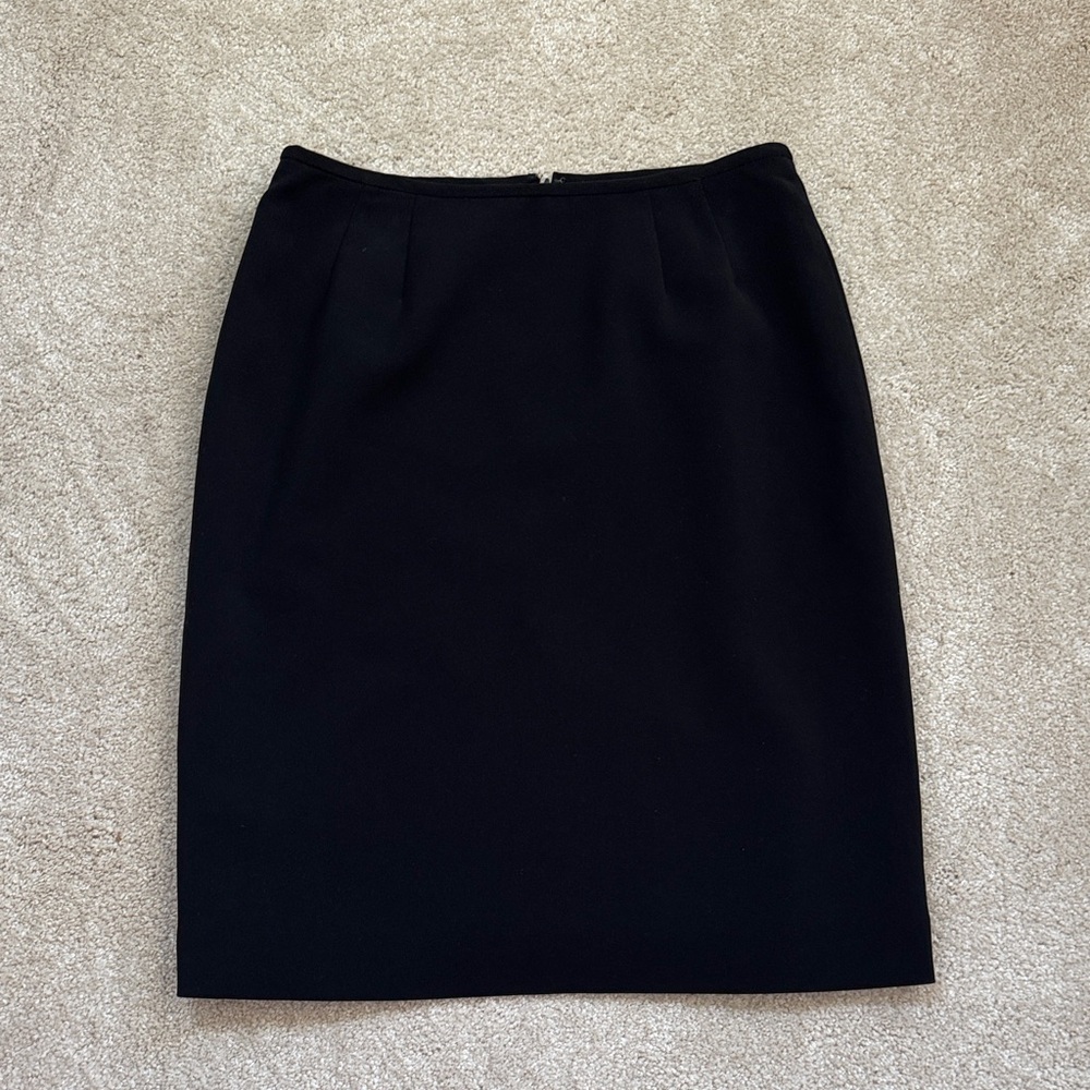 Le Suit Elegant Black Pencil Skirt